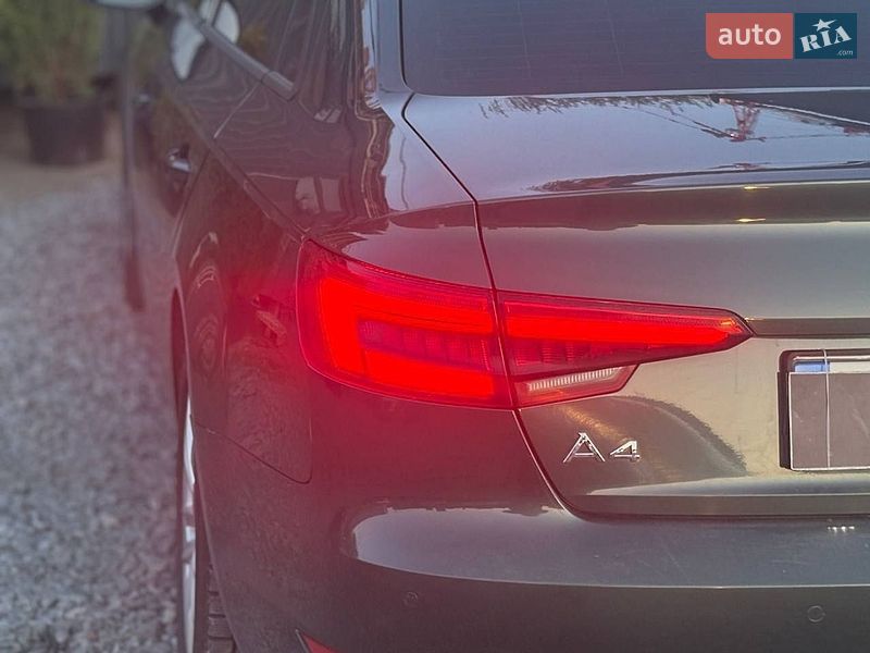 Седан Audi A4 2016 в Львове