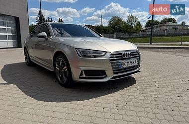 Седан Audi A4 2017 в Львові