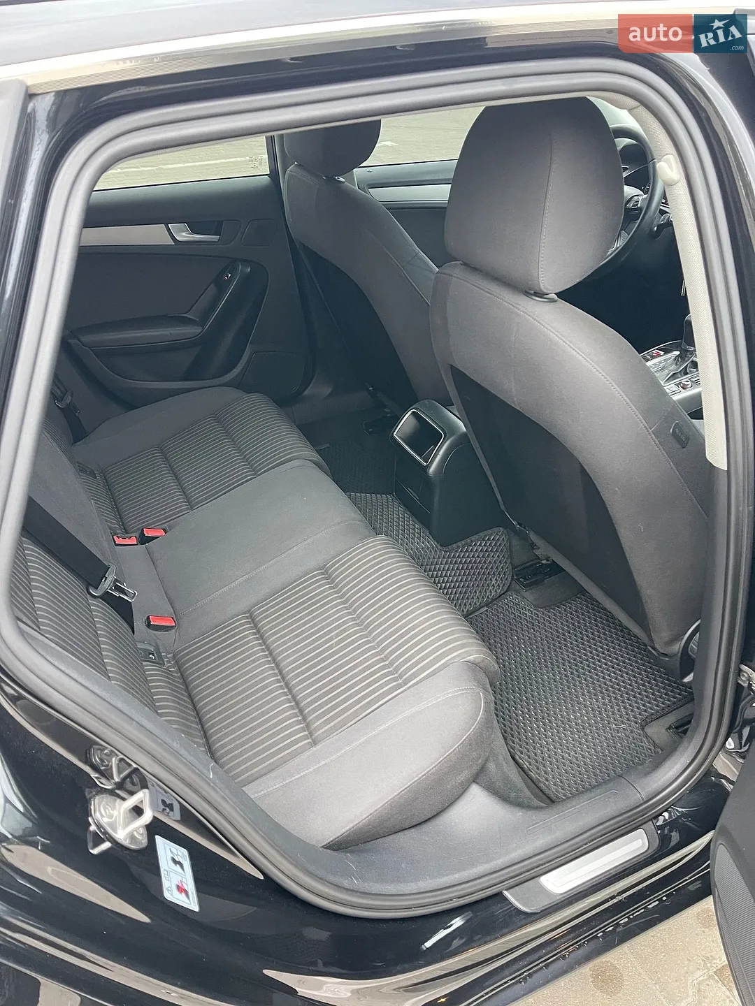 2012 Audi A4 - мініатюра 11