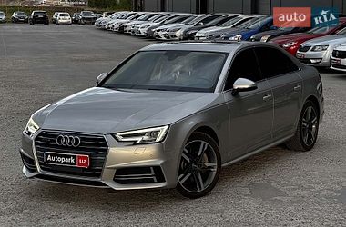 Седан Audi A4 2016 в Львове