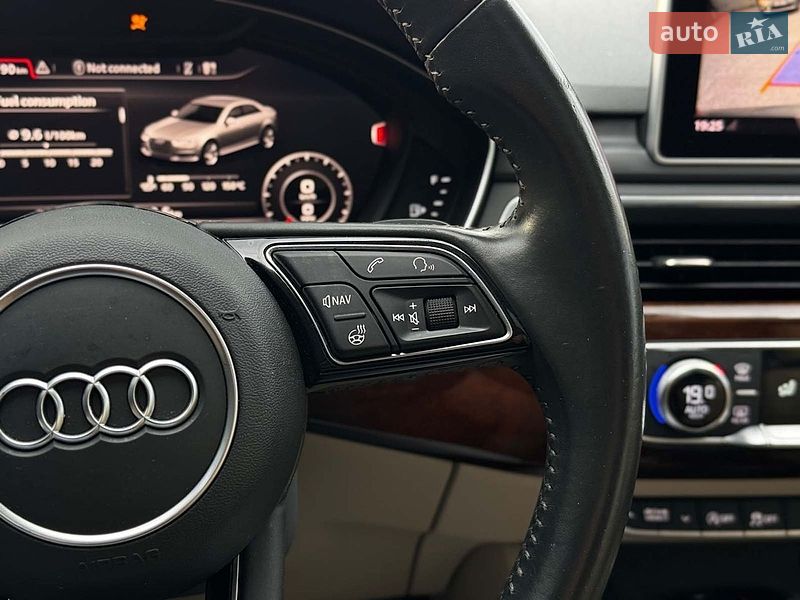 Седан Audi A4 2016 в Львове