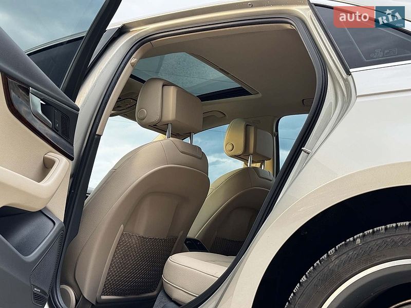 Седан Audi A4 2016 в Львове