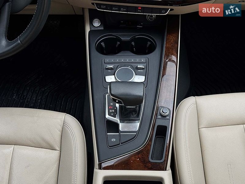 Седан Audi A4 2016 в Львове