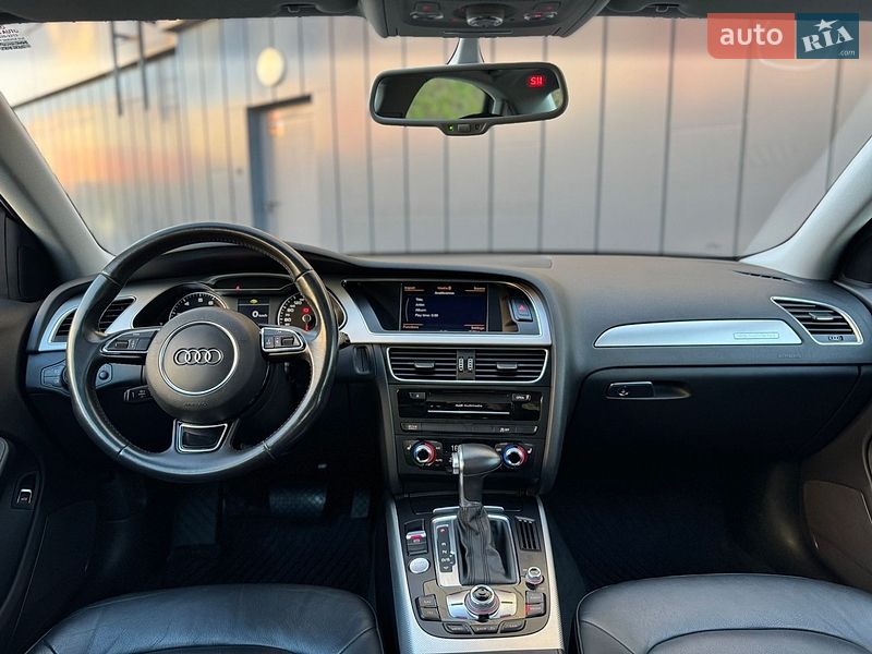 Седан Audi A4 2015 в Рівному