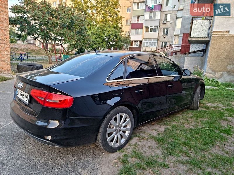 Седан Audi A4 2014 в Киеве