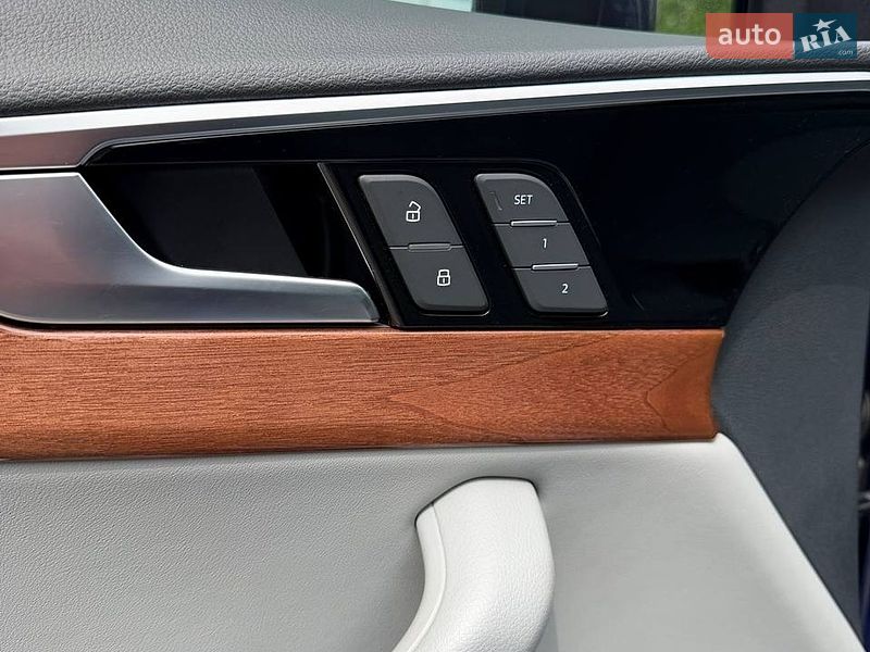 Седан Audi A4 2021 в Львове