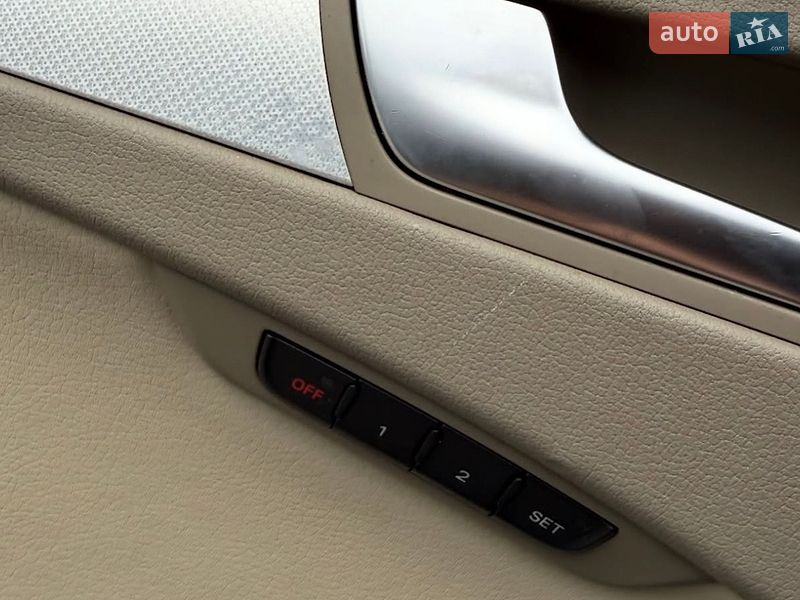 Седан Audi A4 2012 в Днепре