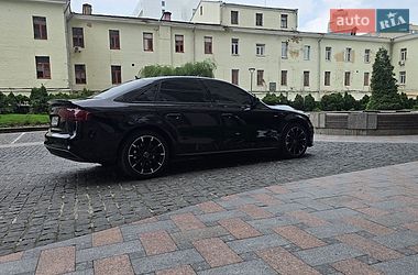 Седан Audi A4 2015 в Киеве
