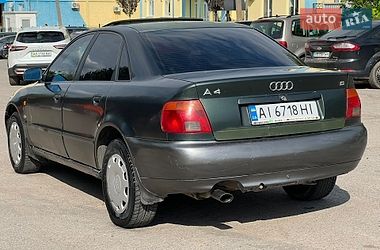 Седан Audi A4 1995 в Виннице