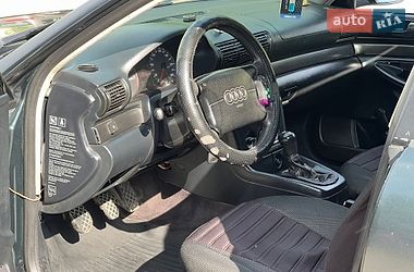 Седан Audi A4 1995 в Виннице