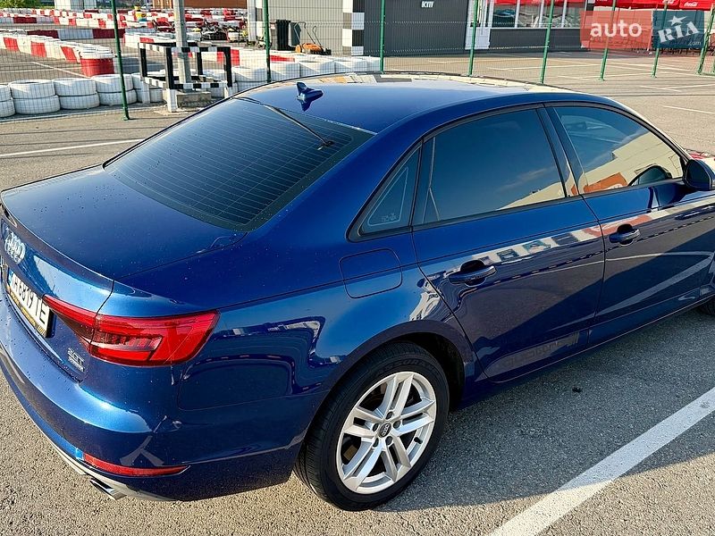 Седан Audi A4 2017 в Києві