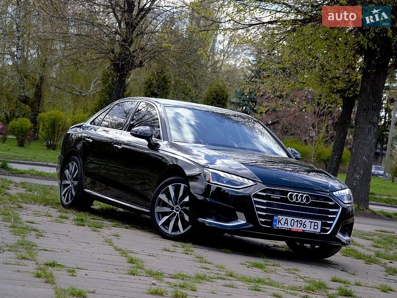 Седан Audi A4 2023 в Киеве