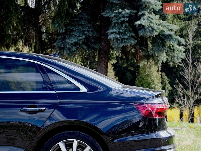 Седан Audi A4 2023 в Киеве