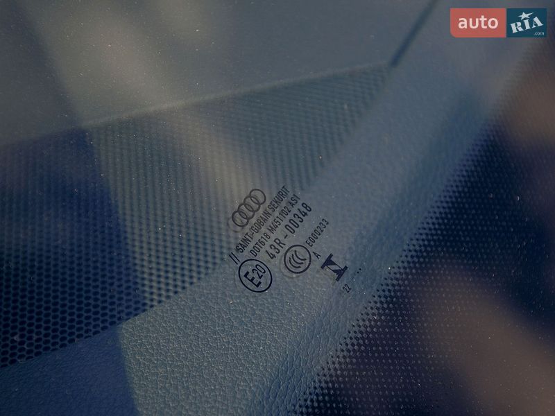 Седан Audi A4 2023 в Киеве
