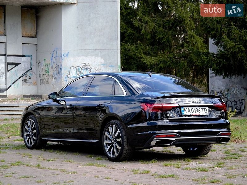 Седан Audi A4 2023 в Киеве