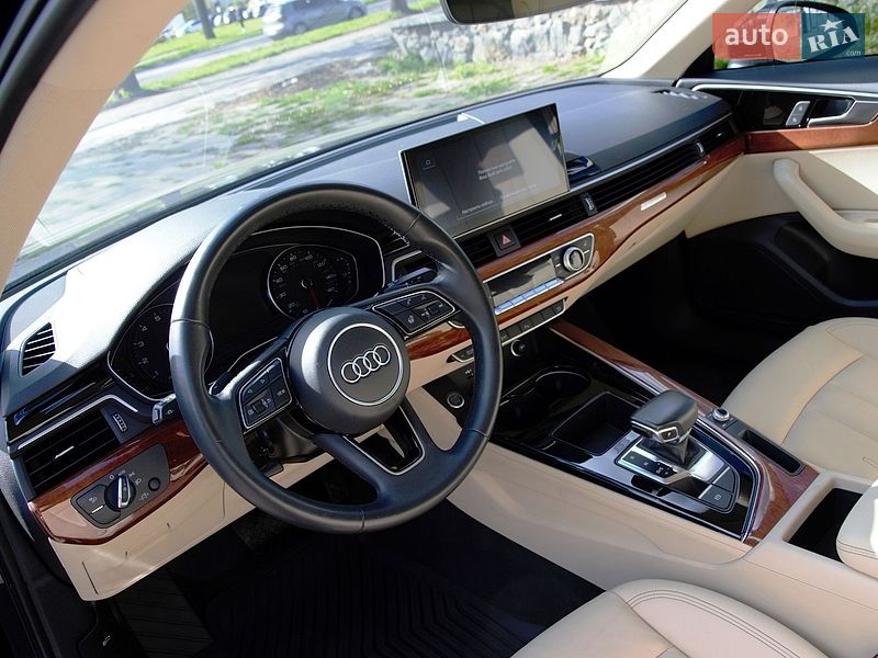Седан Audi A4 2023 в Киеве