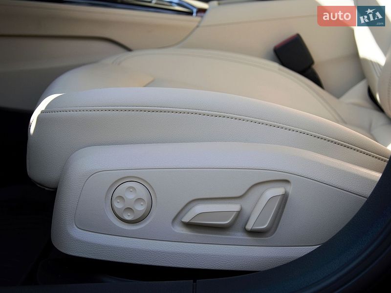 Седан Audi A4 2023 в Киеве