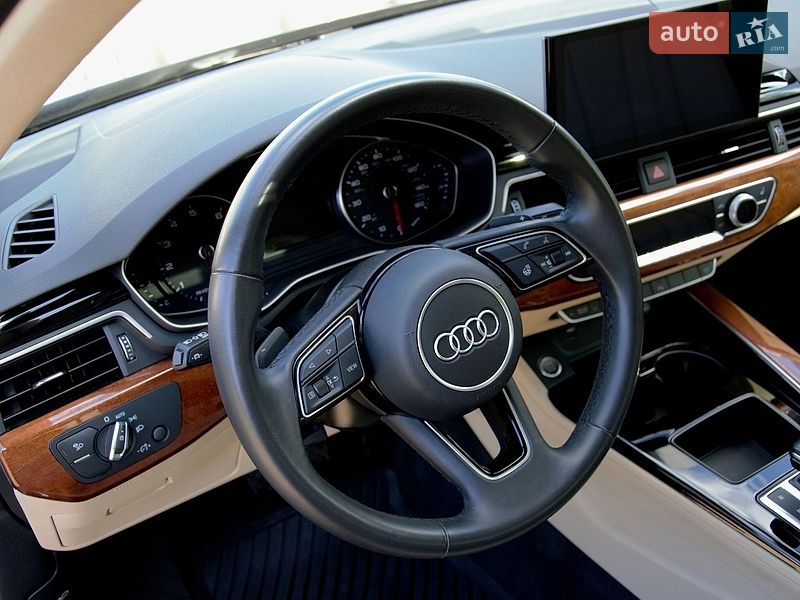 Седан Audi A4 2023 в Киеве