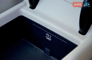 Седан Audi A4 2023 в Киеве