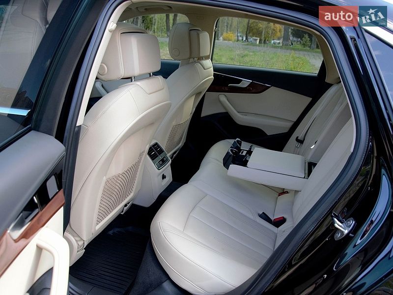 Седан Audi A4 2023 в Киеве