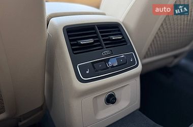 Седан Audi A4 2016 в Львове