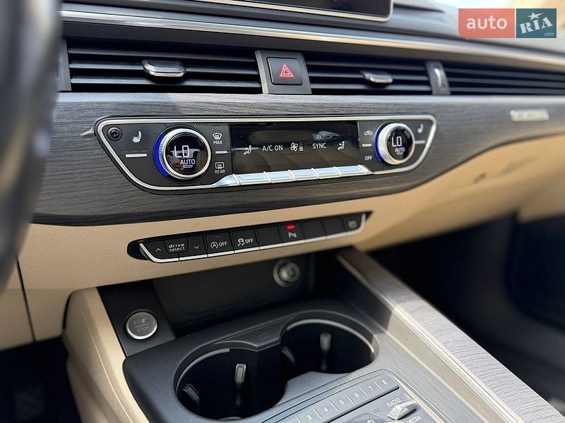 Седан Audi A4 2016 в Львове
