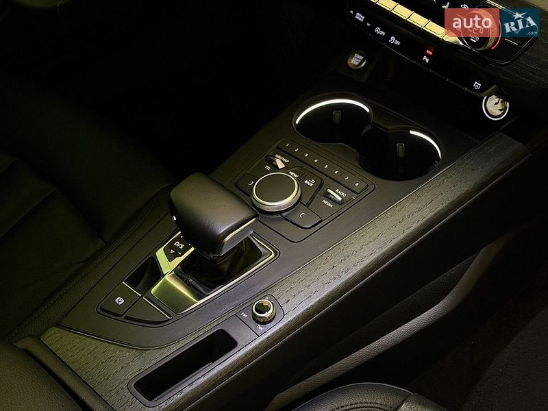 Седан Audi A4 2016 в Києві