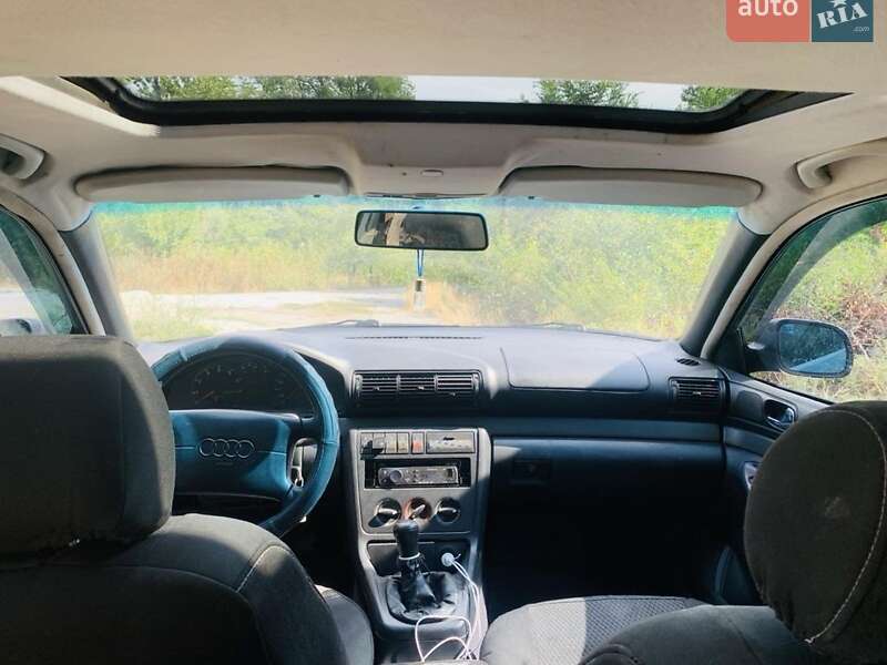 Седан Audi A4 1996 в Днепре