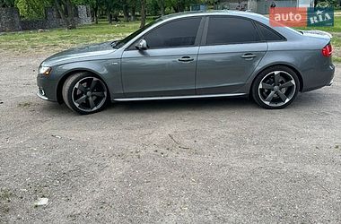 Седан Audi A4 2011 в Кременчуці