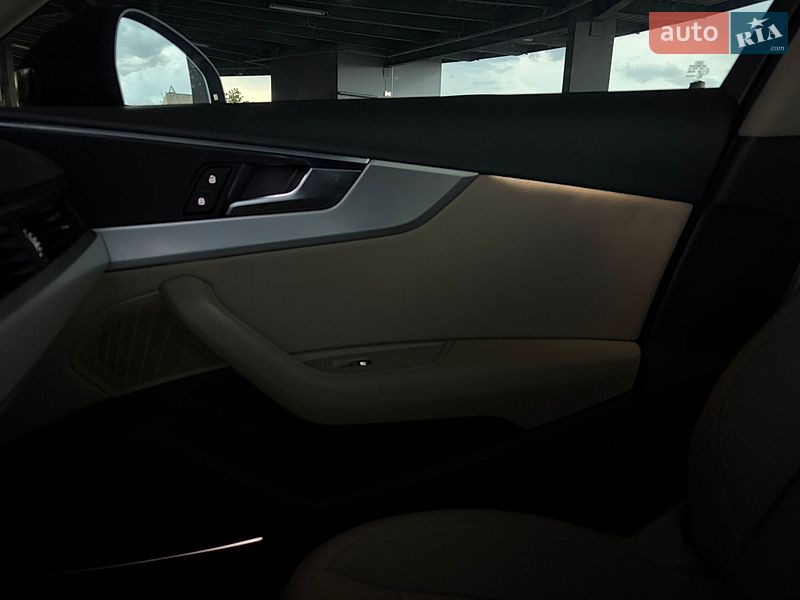 Седан Audi A4 2016 в Харькове