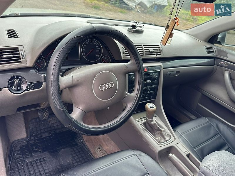 Седан Audi A4 2000 в Львові