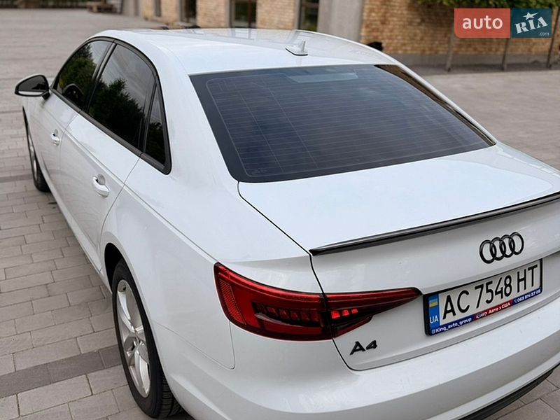 Седан Audi A4 2016 в Луцке