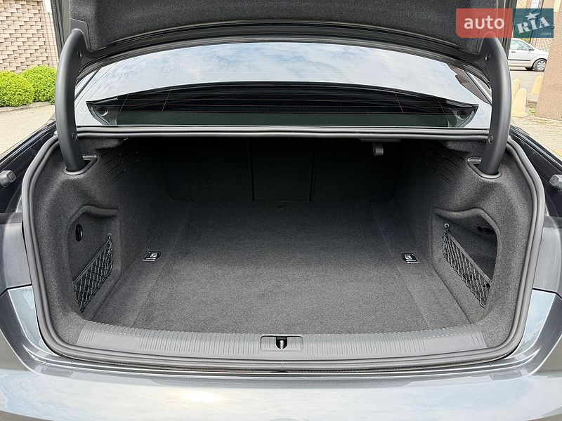 Седан Audi A4 2023 в Вінниці
