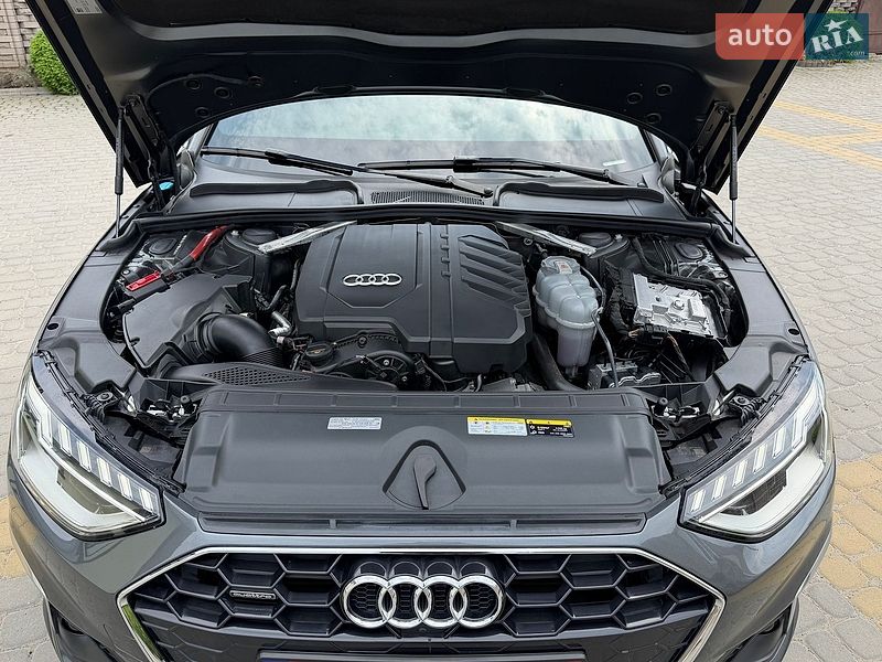 Седан Audi A4 2023 в Вінниці