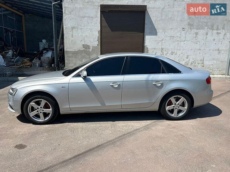 Седан Audi A4 2013 в Киеве