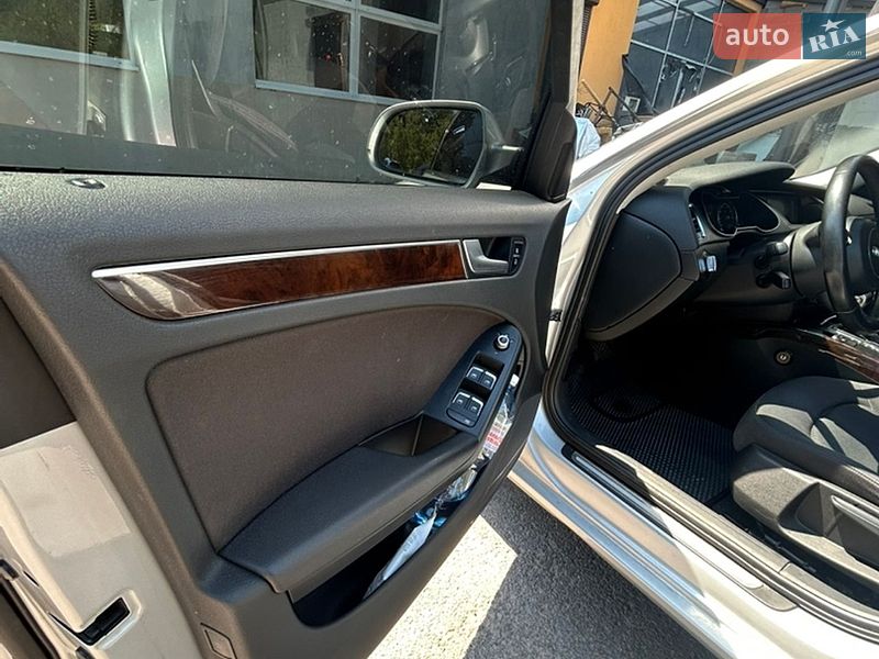 Седан Audi A4 2013 в Киеве