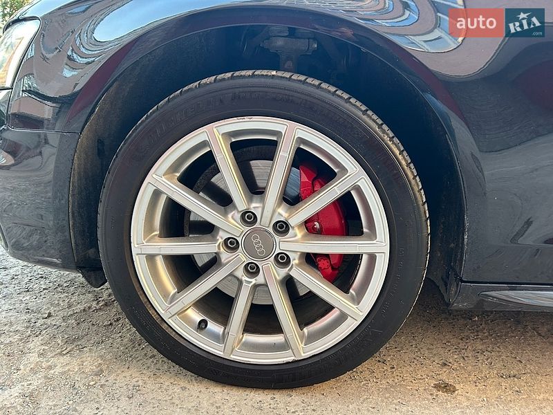 Седан Audi A4 2014 в Ивано-Франковске