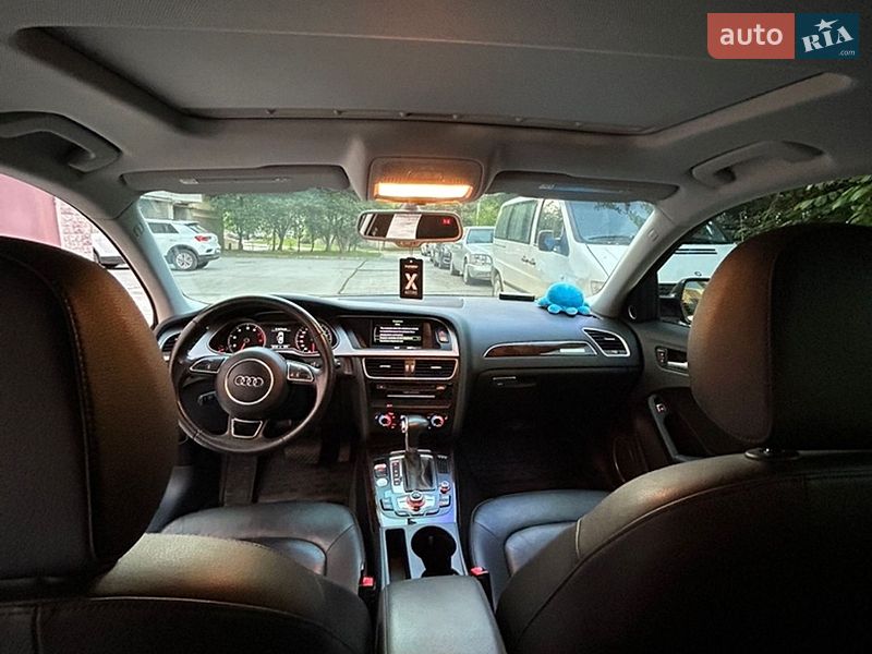 Седан Audi A4 2014 в Ивано-Франковске