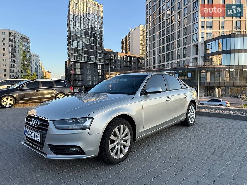 Седан Audi A4 2013 в Львові