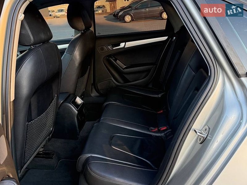 Седан Audi A4 2013 в Львові