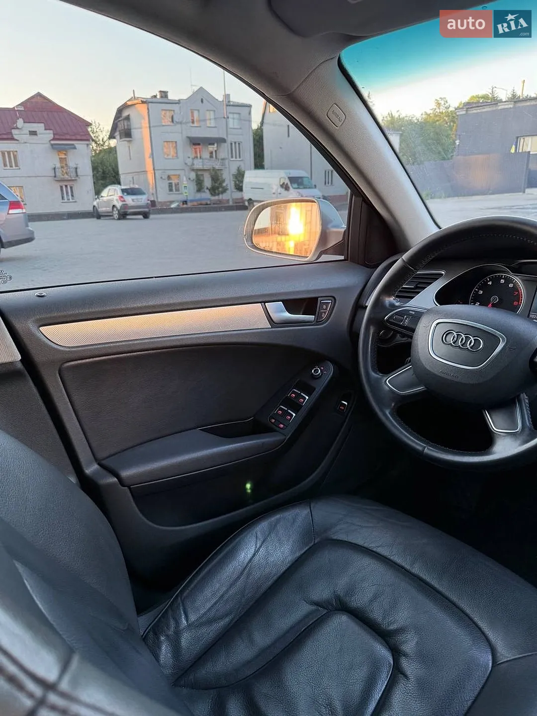 Audi A4 2013 VIN WAUAFAFL8EA070175 фото оголошення 16 з 20