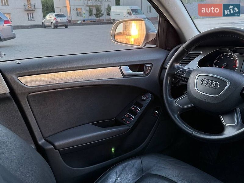 Седан Audi A4 2013 в Львові