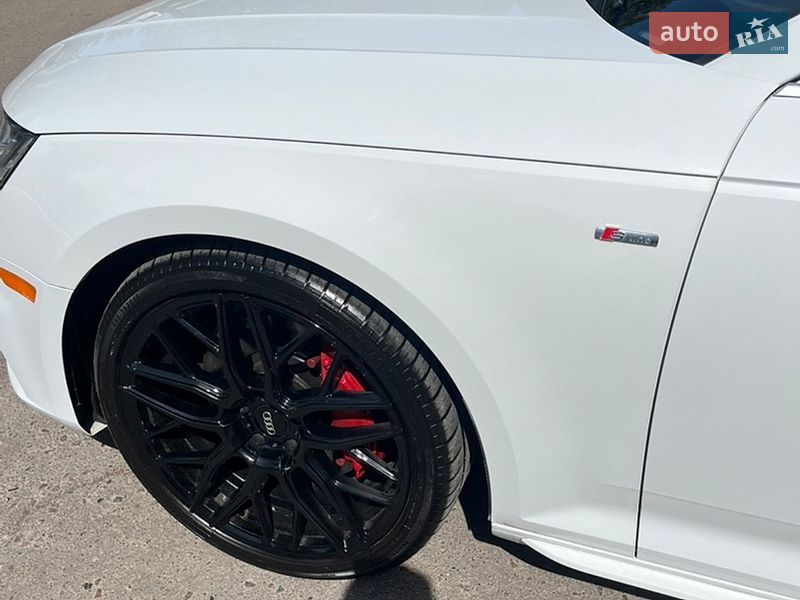 Седан Audi A4 2017 в Ровно