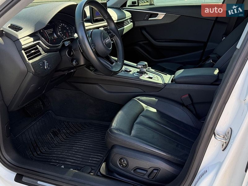 Седан Audi A4 2019 в Киеве