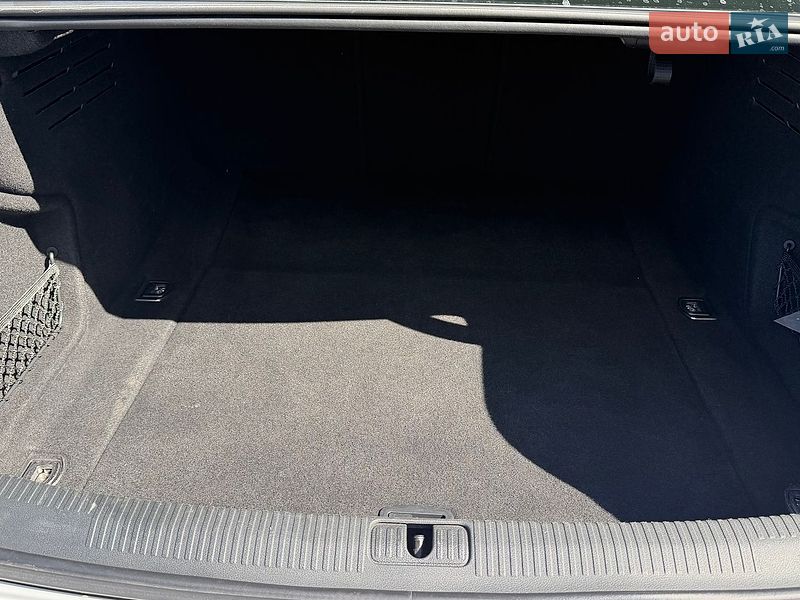 Седан Audi A4 2019 в Киеве
