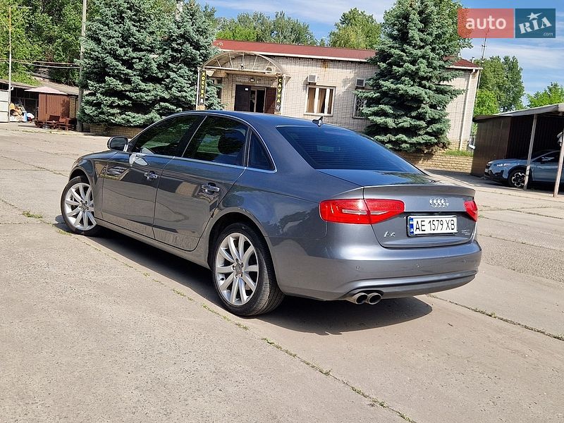 Седан Audi A4 2012 в Дніпрі