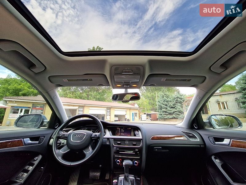 Седан Audi A4 2012 в Дніпрі