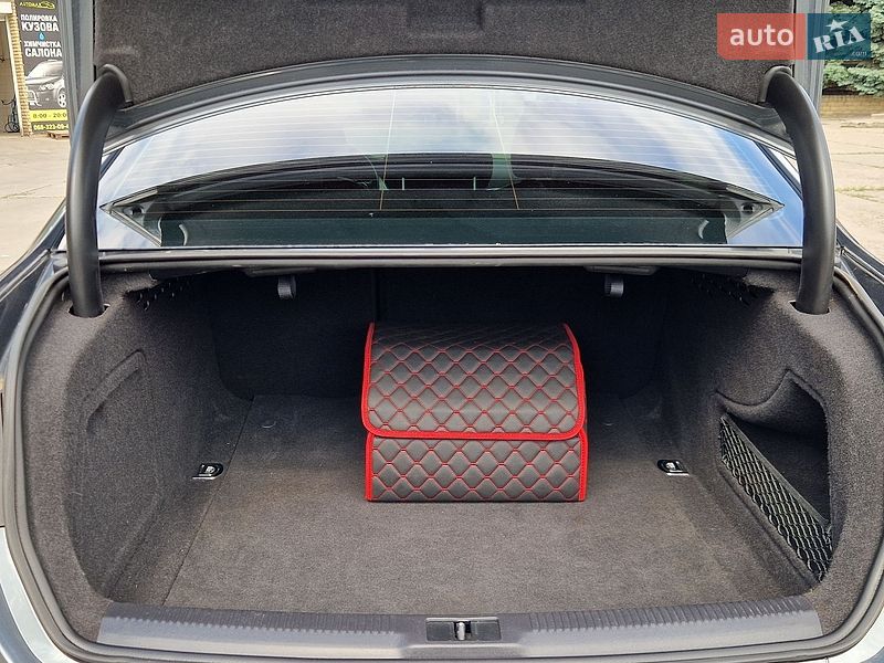 Седан Audi A4 2012 в Дніпрі