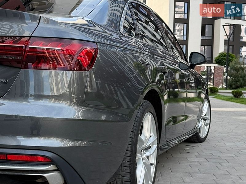 Седан Audi A4 2020 в Івано-Франківську