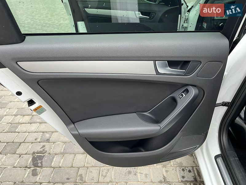 Седан Audi A4 2014 в Кропивницькому